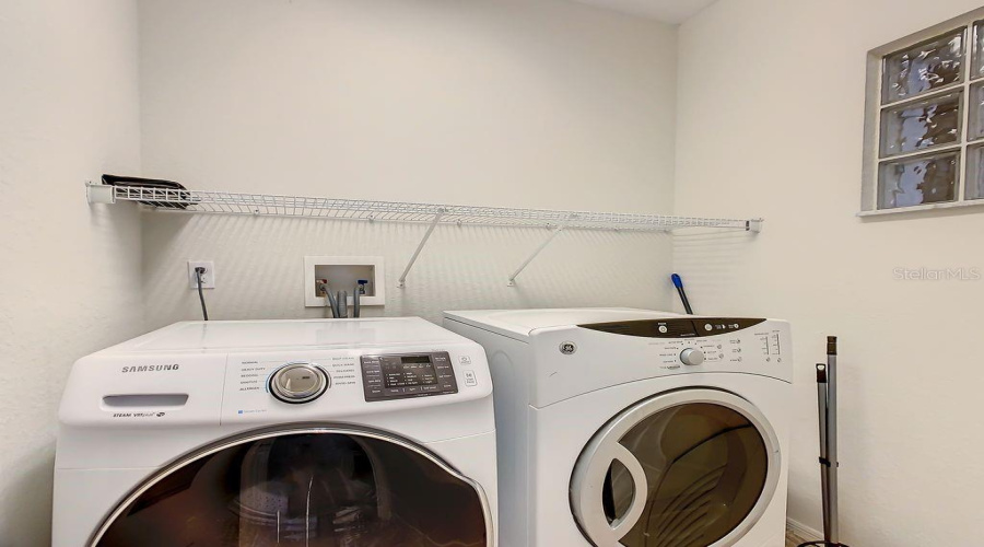 Kissimmee, Florida 34747, 3 Bedroom Bedrooms, ,2 Bathroombathrooms,Residential,For Sale,Treasure Trove,0,Mfro6446389