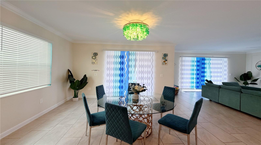 Davenport, Florida 33896, 6 Bedroom Bedrooms, ,5 Bathroombathrooms,Residential,For Sale,Kingsbarn,0,Mfro6446677