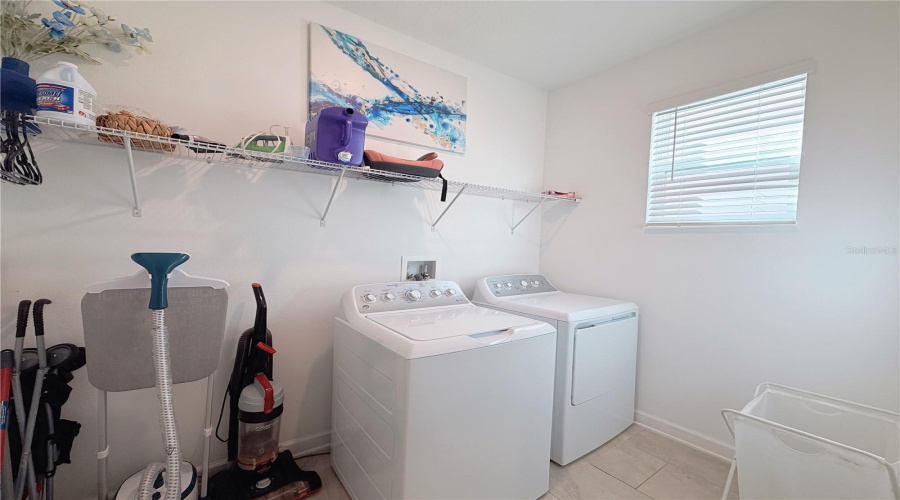 Davenport, Florida 33896, 6 Bedroom Bedrooms, ,5 Bathroombathrooms,Residential,For Sale,Kingsbarn,0,Mfro6446677