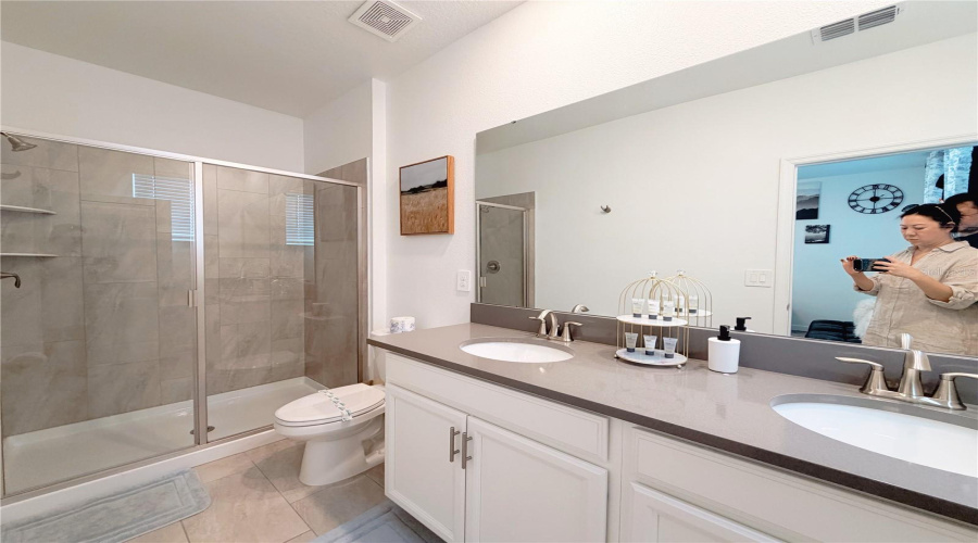 Davenport, Florida 33896, 6 Bedroom Bedrooms, ,5 Bathroombathrooms,Residential,For Sale,Kingsbarn,0,Mfro6446677