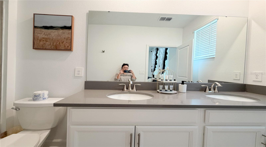 Davenport, Florida 33896, 6 Bedroom Bedrooms, ,5 Bathroombathrooms,Residential,For Sale,Kingsbarn,0,Mfro6446677