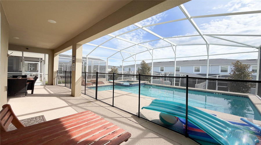 Davenport, Florida 33896, 6 Bedroom Bedrooms, ,5 Bathroombathrooms,Residential,For Sale,Kingsbarn,0,Mfro6446677