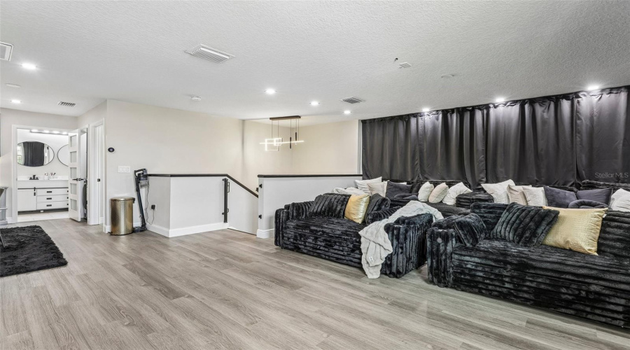 Davenport, Florida 33837, 4 Bedroom Bedrooms, ,2 Bathroombathrooms,Residential,For Sale,Oak Bluff,0,Mfrtb8553962