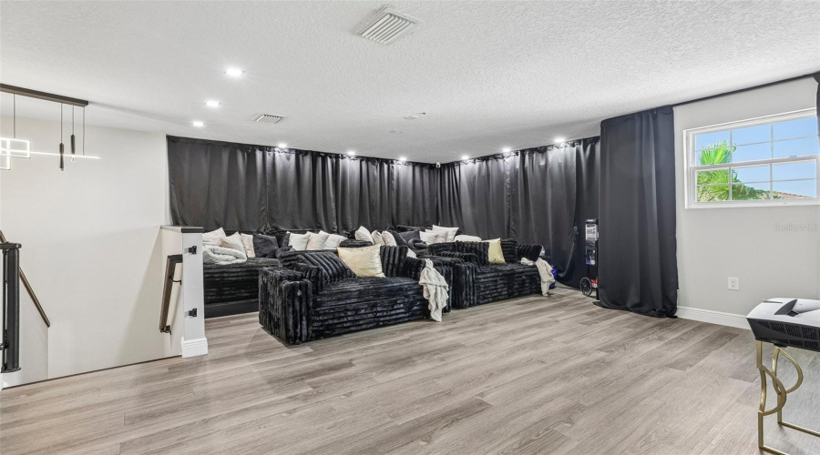 Davenport, Florida 33837, 4 Bedroom Bedrooms, ,2 Bathroombathrooms,Residential,For Sale,Oak Bluff,0,Mfrtb8553962