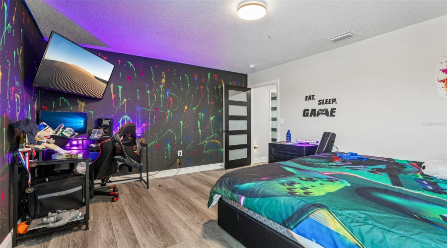 Davenport, Florida 33837, 4 Bedroom Bedrooms, ,2 Bathroombathrooms,Residential,For Sale,Oak Bluff,0,Mfrtb8553962