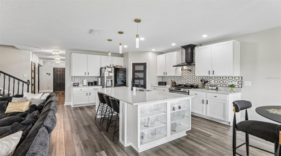 Davenport, Florida 33837, 4 Bedroom Bedrooms, ,2 Bathroombathrooms,Residential,For Sale,Oak Bluff,0,Mfrtb8553962