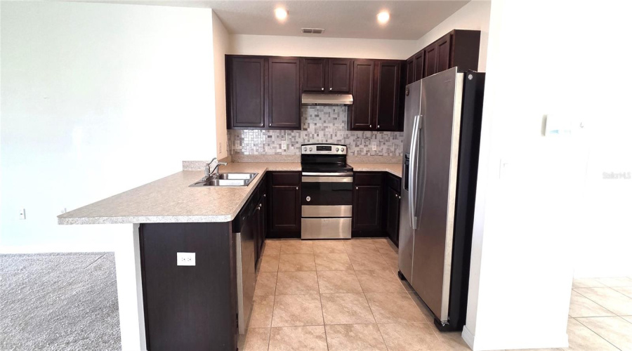 Davenport, Florida 33837, 3 Bedroom Bedrooms, ,2 Bathroombathrooms,Residential,For Sale,Eagleview,0,Mfrl4965495