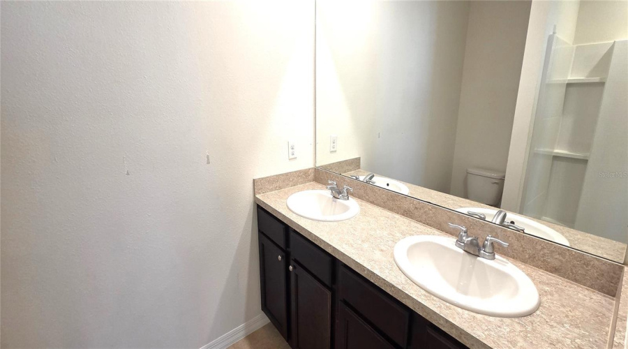 Davenport, Florida 33837, 3 Bedroom Bedrooms, ,2 Bathroombathrooms,Residential,For Sale,Eagleview,0,Mfrl4965495