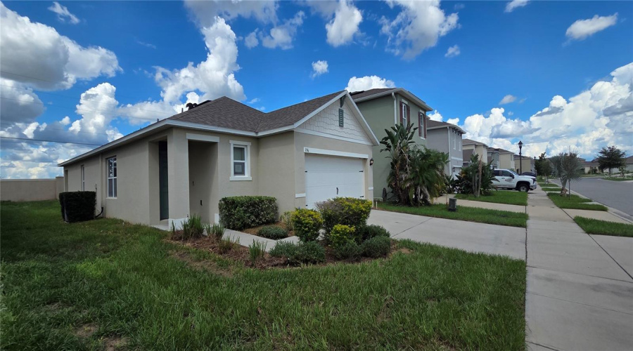 Davenport, Florida 33837, 3 Bedroom Bedrooms, ,2 Bathroombathrooms,Residential,For Sale,Eagleview,0,Mfrl4965495
