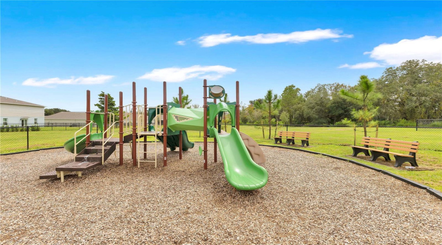 Davenport, Florida 33837, 4 Bedroom Bedrooms, ,3 Bathroombathrooms,Residential,For Sale,Eastminster,0,Mfro6446517