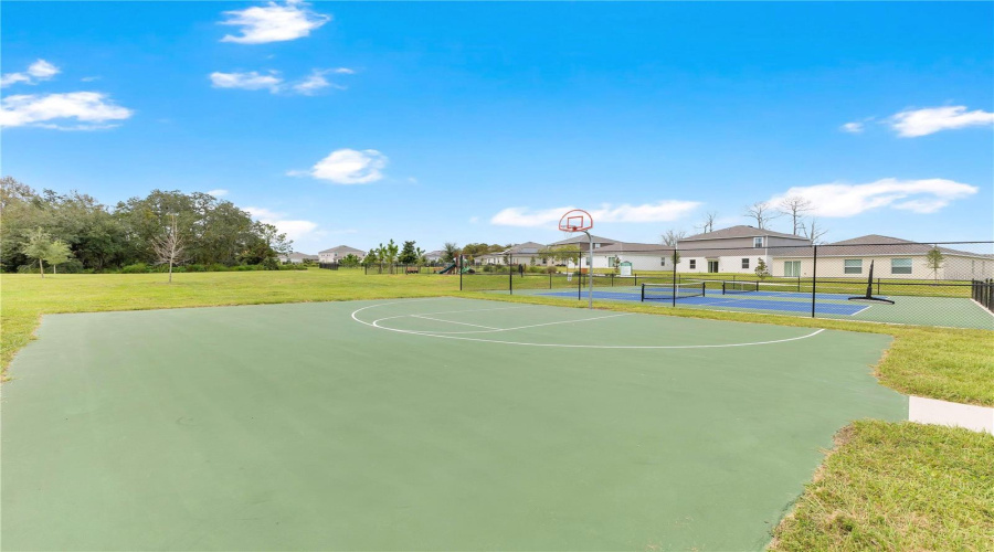 Davenport, Florida 33837, 4 Bedroom Bedrooms, ,3 Bathroombathrooms,Residential,For Sale,Eastminster,0,Mfro6446517
