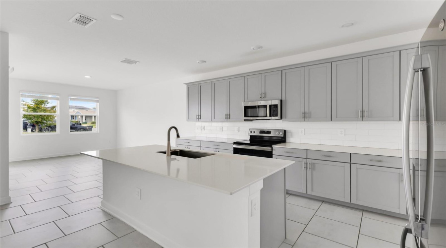 Davenport, Florida 33837, 4 Bedroom Bedrooms, ,3 Bathroombathrooms,Residential,For Sale,Eastminster,0,Mfro6446517