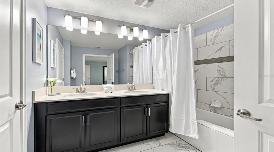Davenport, Florida 33896, 4 Bedroom Bedrooms, ,3 Bathroombathrooms,Residential,For Sale,Stinger Dr,0,Mfrs5158716