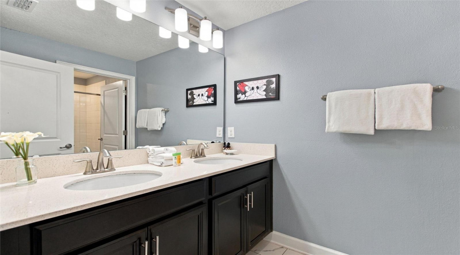 Davenport, Florida 33896, 4 Bedroom Bedrooms, ,3 Bathroombathrooms,Residential,For Sale,Stinger Dr,0,Mfrs5158716