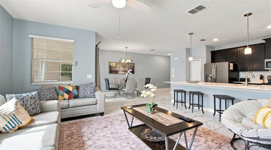 Davenport, Florida 33896, 4 Bedroom Bedrooms, ,3 Bathroombathrooms,Residential,For Sale,Stinger Dr,0,Mfrs5158716