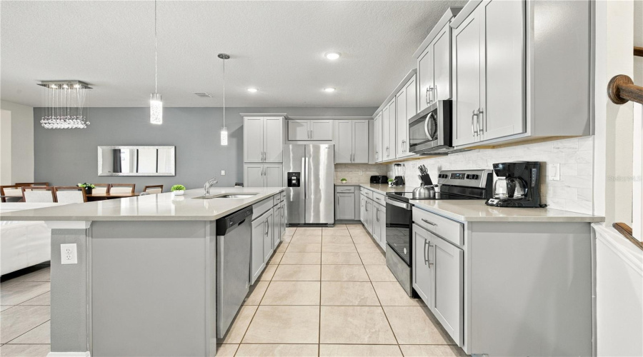 Kissimmee, Florida 34747, 5 Bedroom Bedrooms, ,4 Bathroombathrooms,Residential,For Sale,Fleming Mist,0,Mfro6446661