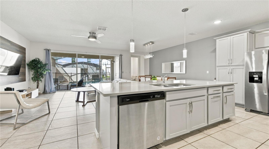 Kissimmee, Florida 34747, 5 Bedroom Bedrooms, ,4 Bathroombathrooms,Residential,For Sale,Fleming Mist,0,Mfro6446661