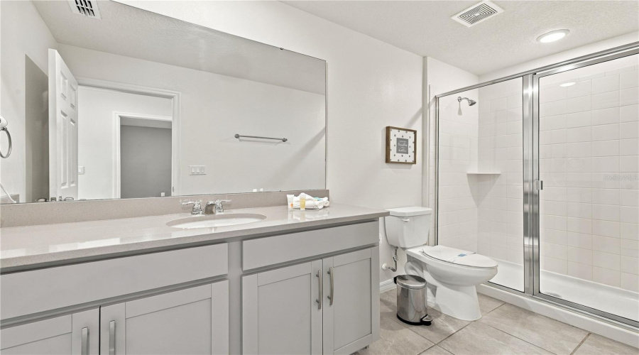 Kissimmee, Florida 34747, 5 Bedroom Bedrooms, ,4 Bathroombathrooms,Residential,For Sale,Fleming Mist,0,Mfro6446661