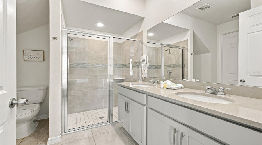Kissimmee, Florida 34747, 5 Bedroom Bedrooms, ,4 Bathroombathrooms,Residential,For Sale,Fleming Mist,0,Mfro6446661