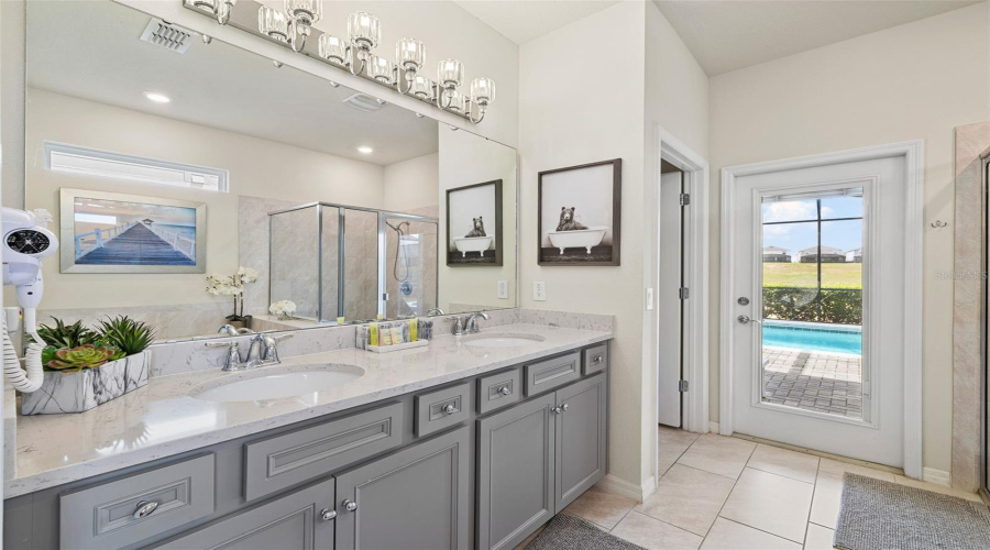 Davenport, Florida 33897, 7 Bedroom Bedrooms, ,5 Bathroombathrooms,Residential,For Sale,Aloha,0,Mfro6446555