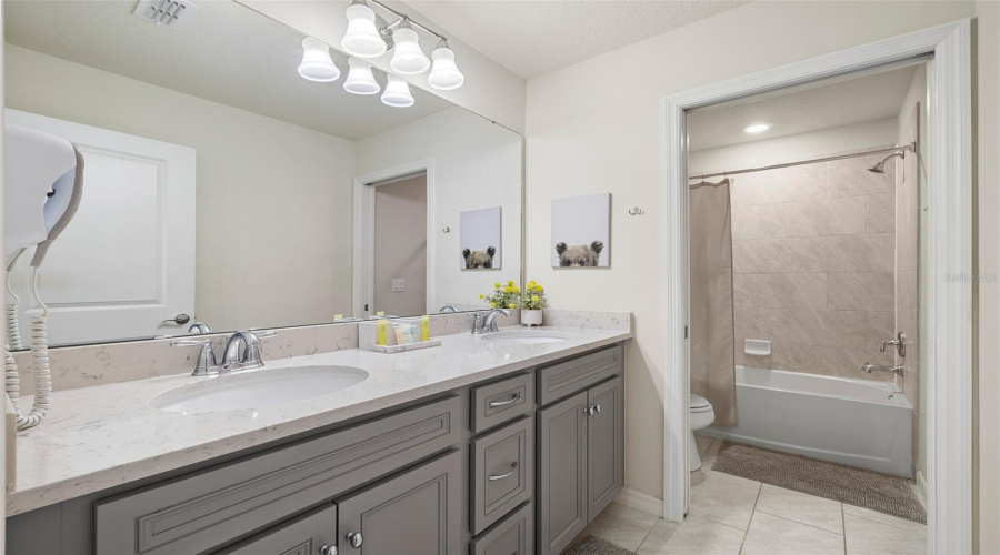 Davenport, Florida 33897, 7 Bedroom Bedrooms, ,5 Bathroombathrooms,Residential,For Sale,Aloha,0,Mfro6446555