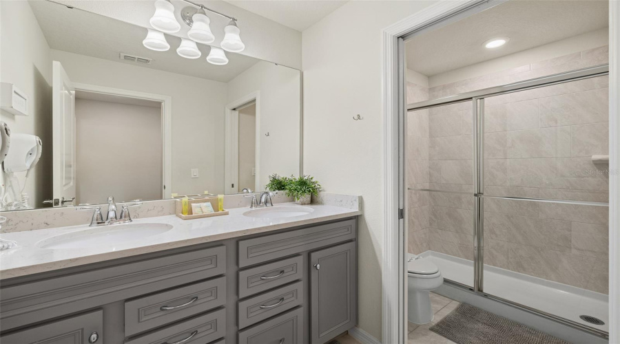 Davenport, Florida 33897, 7 Bedroom Bedrooms, ,5 Bathroombathrooms,Residential,For Sale,Aloha,0,Mfro6446555