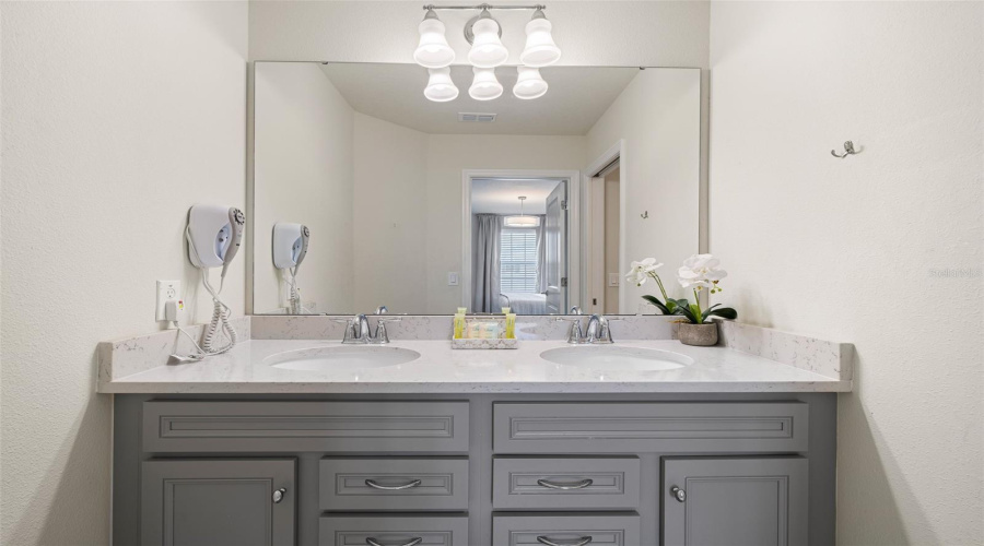 Davenport, Florida 33897, 7 Bedroom Bedrooms, ,5 Bathroombathrooms,Residential,For Sale,Aloha,0,Mfro6446555
