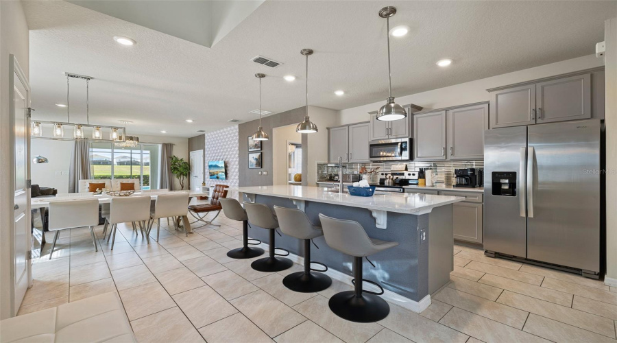 Davenport, Florida 33897, 7 Bedroom Bedrooms, ,5 Bathroombathrooms,Residential,For Sale,Aloha,0,Mfro6446555