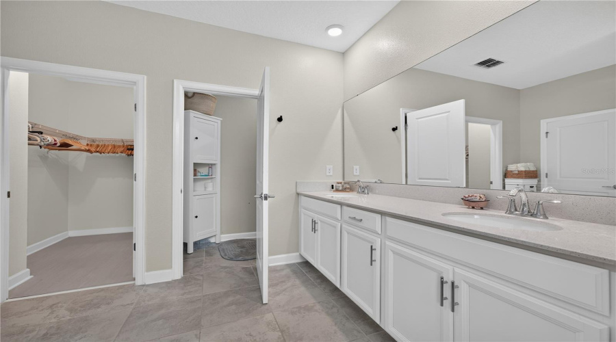 Davenport, Florida 33896, 5 Bedroom Bedrooms, ,3 Bathroombathrooms,Residential,For Sale,Shinnecock Hills,0,Mfrs5158381