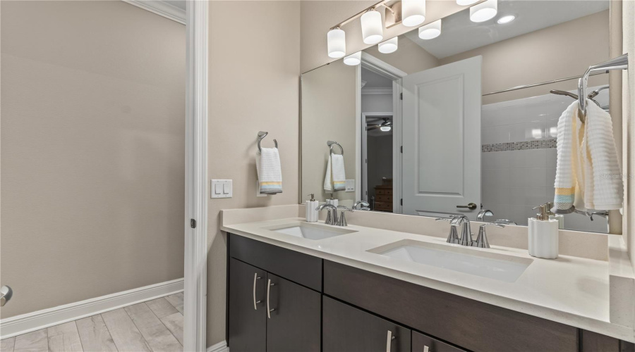 Orlando, Florida 32836, 4 Bedroom Bedrooms, ,3 Bathroombathrooms,Residential,For Sale,Ludington,0,Mfro6446386
