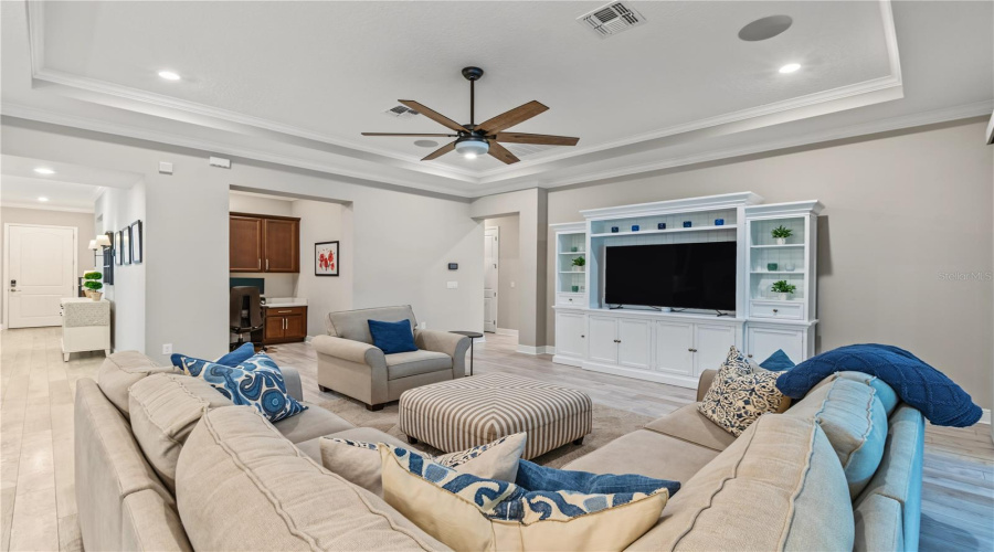 Orlando, Florida 32836, 4 Bedroom Bedrooms, ,3 Bathroombathrooms,Residential,For Sale,Ludington,0,Mfro6446386