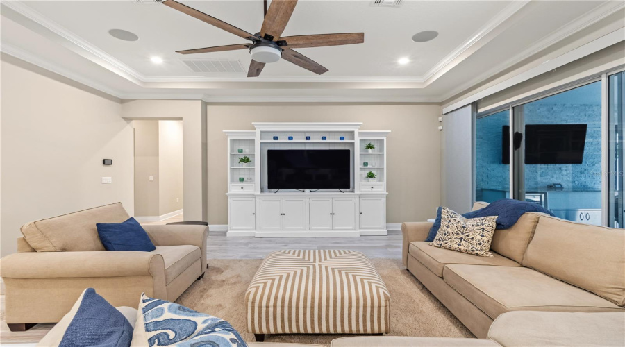 Orlando, Florida 32836, 4 Bedroom Bedrooms, ,3 Bathroombathrooms,Residential,For Sale,Ludington,0,Mfro6446386