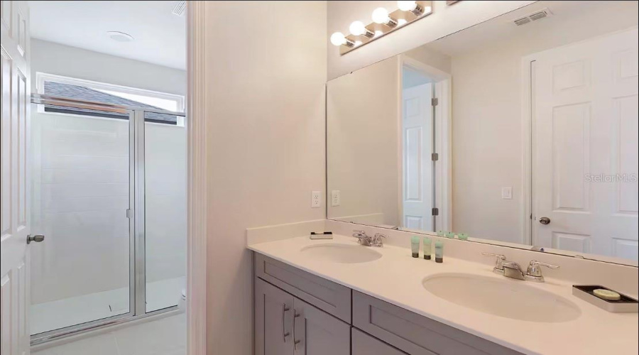 Kissimmee, Florida 34747, 9 Bedroom Bedrooms, ,6 Bathroombathrooms,Residential,For Sale,Caribbean View,0,Mfrs5158693