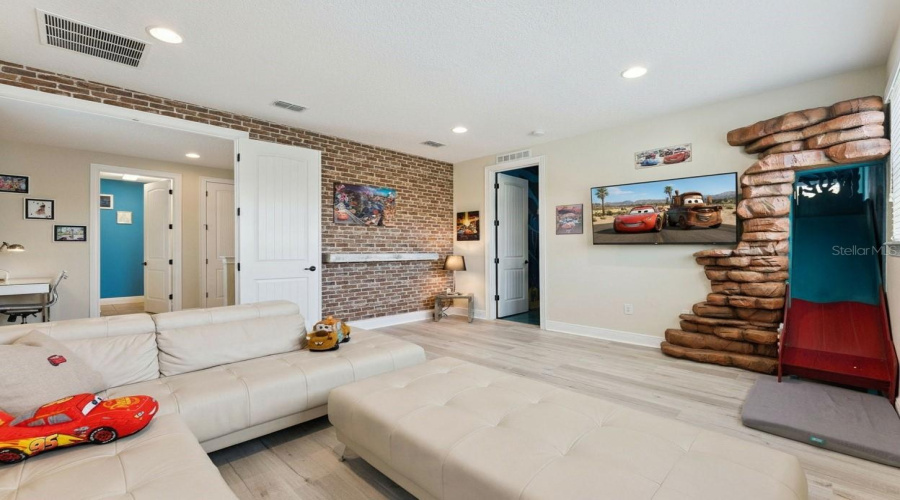 Kissimmee, Florida 34747, 6 Bedroom Bedrooms, ,6 Bathroombathrooms,Residential,For Sale,Brookhurst,0,Mfra4708368