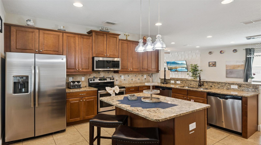 Kissimmee, Florida 34747, 6 Bedroom Bedrooms, ,6 Bathroombathrooms,Residential,For Sale,Brookhurst,0,Mfra4708368