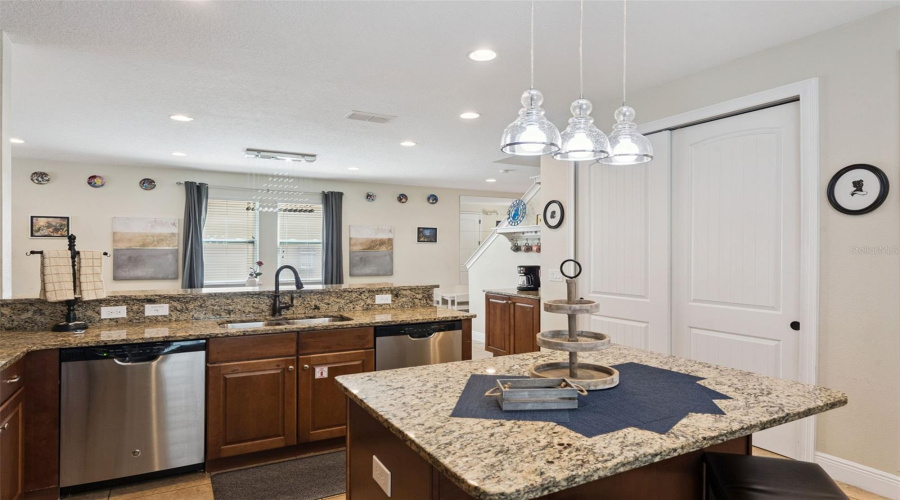 Kissimmee, Florida 34747, 6 Bedroom Bedrooms, ,6 Bathroombathrooms,Residential,For Sale,Brookhurst,0,Mfra4708368