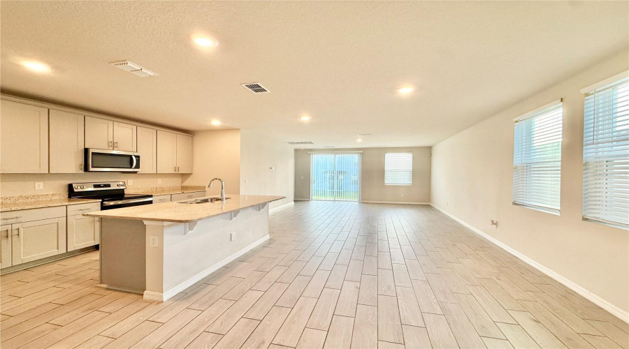 Davenport, Florida 33897, 4 Bedroom Bedrooms, ,2 Bathroombathrooms,Residential,For Sale,Bella Vista,0,Mfro6446944