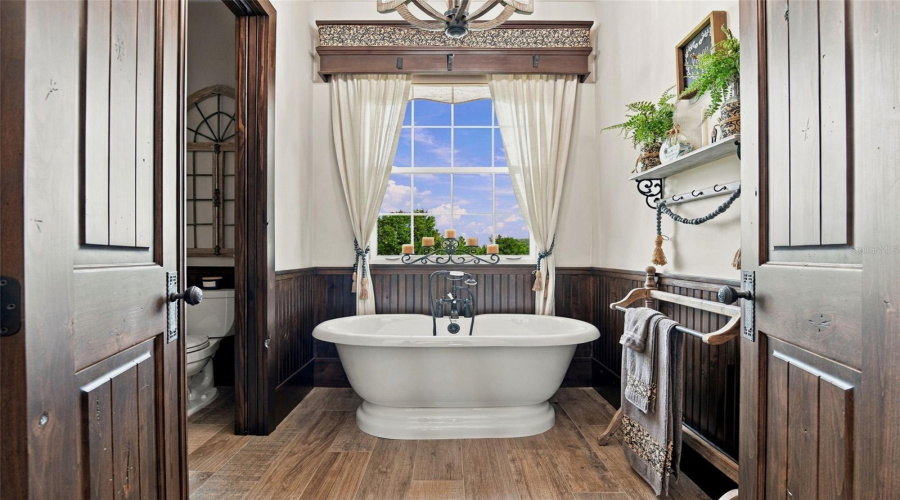 Private Soaking Tub Room