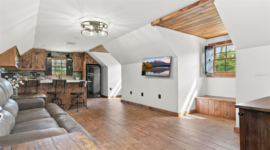 2Nd Floor Carriage Apartment