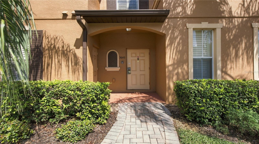Davenport, Florida 33897, 4 Bedroom Bedrooms, ,3 Bathroombathrooms,Residential,For Sale,Calabria,0,Mfro6443476