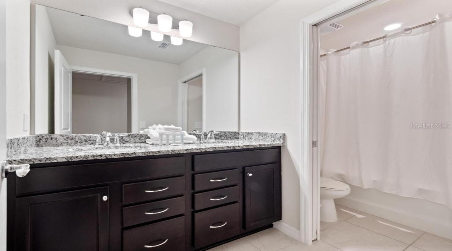 Davenport, Florida 33897, 10 Bedroom Bedrooms, ,8 Bathroombathrooms,Residential,For Sale,Lana,0,Mfro6446810