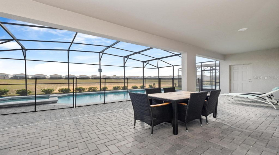 Davenport, Florida 33897, 10 Bedroom Bedrooms, ,8 Bathroombathrooms,Residential,For Sale,Lana,0,Mfro6446810