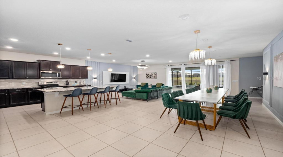 Davenport, Florida 33897, 10 Bedroom Bedrooms, ,8 Bathroombathrooms,Residential,For Sale,Lana,0,Mfro6446810