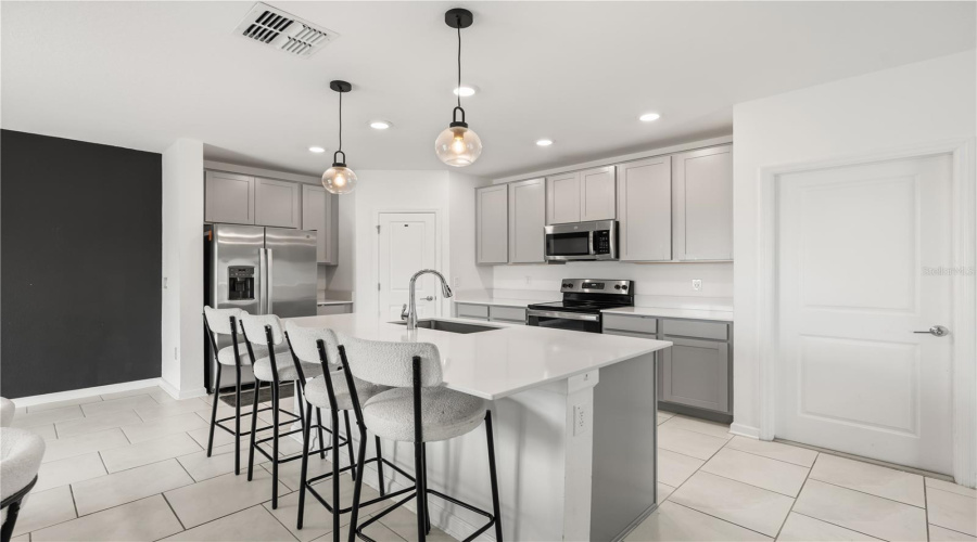 Davenport, Florida 33837, 4 Bedroom Bedrooms, ,2 Bathroombathrooms,Residential,For Sale,Loch,0,Mfrs5158831