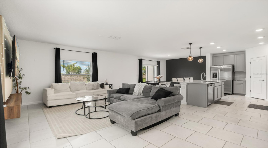 Davenport, Florida 33837, 4 Bedroom Bedrooms, ,2 Bathroombathrooms,Residential,For Sale,Loch,0,Mfrs5158831