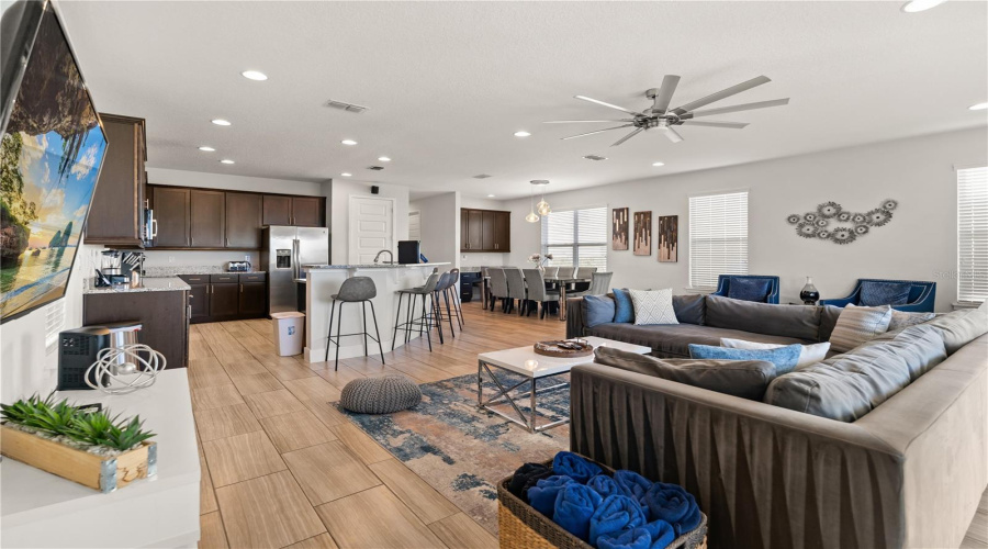 Reunion, Florida 34747, 6 Bedroom Bedrooms, ,5 Bathroombathrooms,Residential,For Sale,Castle Pines,0,Mfro6447193