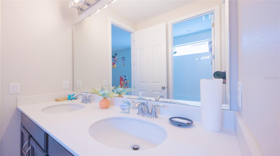 Kissimmee, Florida 34747, 6 Bedroom Bedrooms, ,4 Bathroombathrooms,Residential,For Sale,Sandy Park,0,Mfro6447156