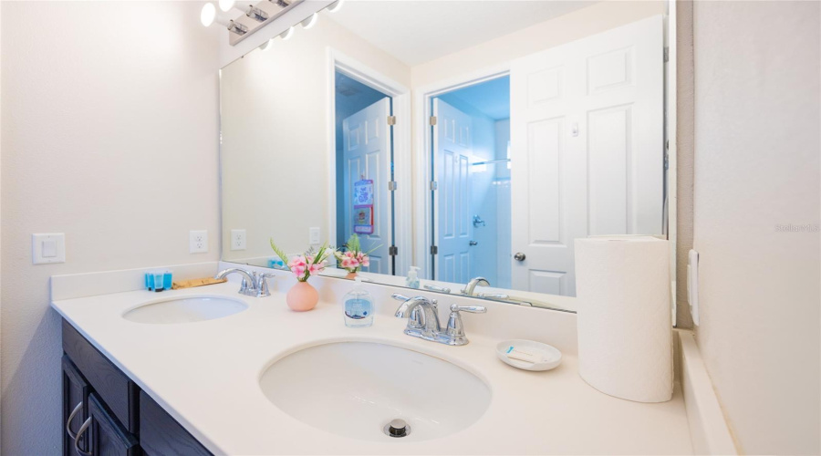 Kissimmee, Florida 34747, 6 Bedroom Bedrooms, ,4 Bathroombathrooms,Residential,For Sale,Sandy Park,0,Mfro6447156