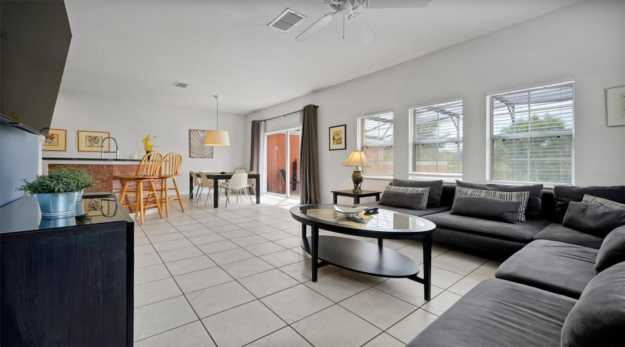 Kissimmee, Florida 34747, 4 Bedroom Bedrooms, ,3 Bathroombathrooms,Residential,For Sale,Yellow Lantana,0,Mfro6447012