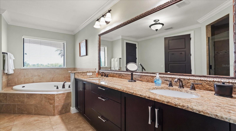 Kissimmee, Florida 34747, 5 Bedroom Bedrooms, ,4 Bathroombathrooms,Residential,For Sale,Castle Pines,0,Mfro6445963